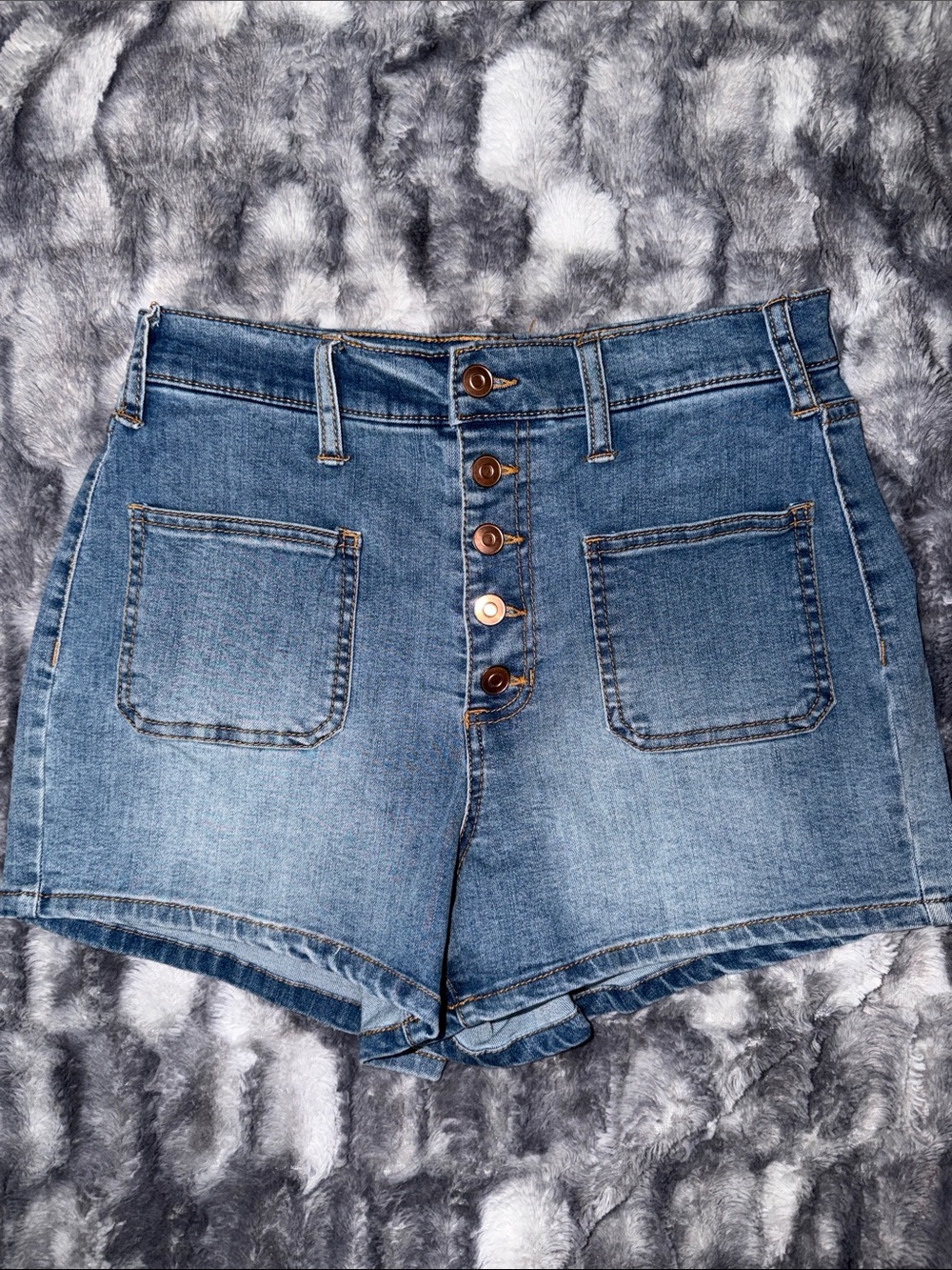 NWOT Fashion Nova High-Rise Button-Front Denim Shorts - Blue